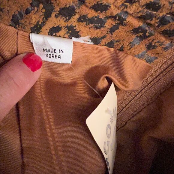 Women’s
Leather animal print skirt. Size M. - Picture 3 of 11